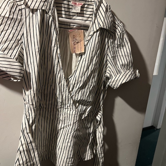 NEW- GUESS Jeans — blouse— size large - Picture 3 of 3